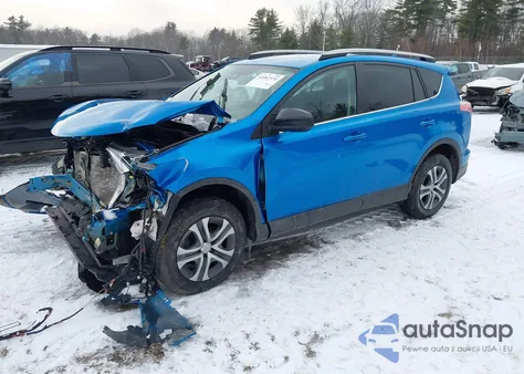 2017 Toyota Rav4 Le z USA, uszkodzony, nr VIN 2T3BFREV8HW563952